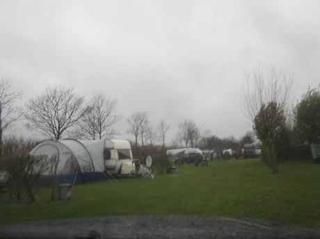 Mieses Wetter auf dem Campingplatz